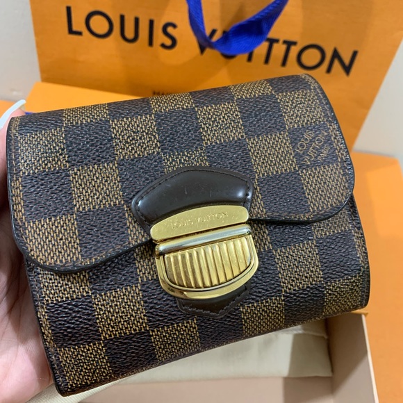 Sold🎉Louis Vuitton RARE Damier Ebene Koala Wallet🎉🎉 - Picture 2 of 16
